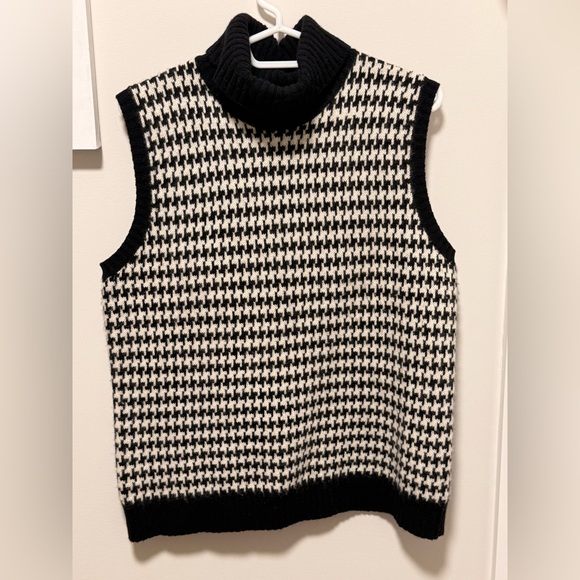 Ralph Lauren Black and White houndstooth Turtleneck Sweater Vest - Picture 2 of 5